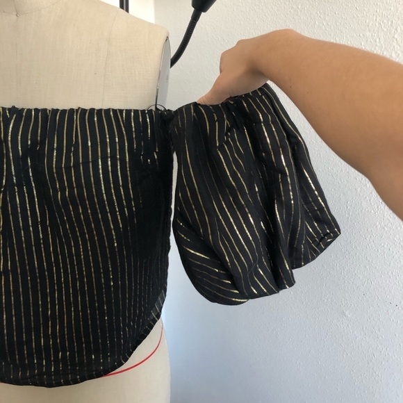 Black and gold stripe puff sleeve tube top - Picture 4 of 4